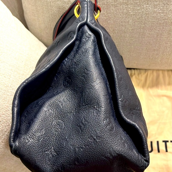 Louis Vuitton Leather Artsy MM Handbag in Navy - Picture 3 of 16